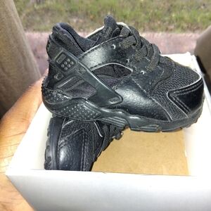 Nike Kids Black Hurache Sneakers
